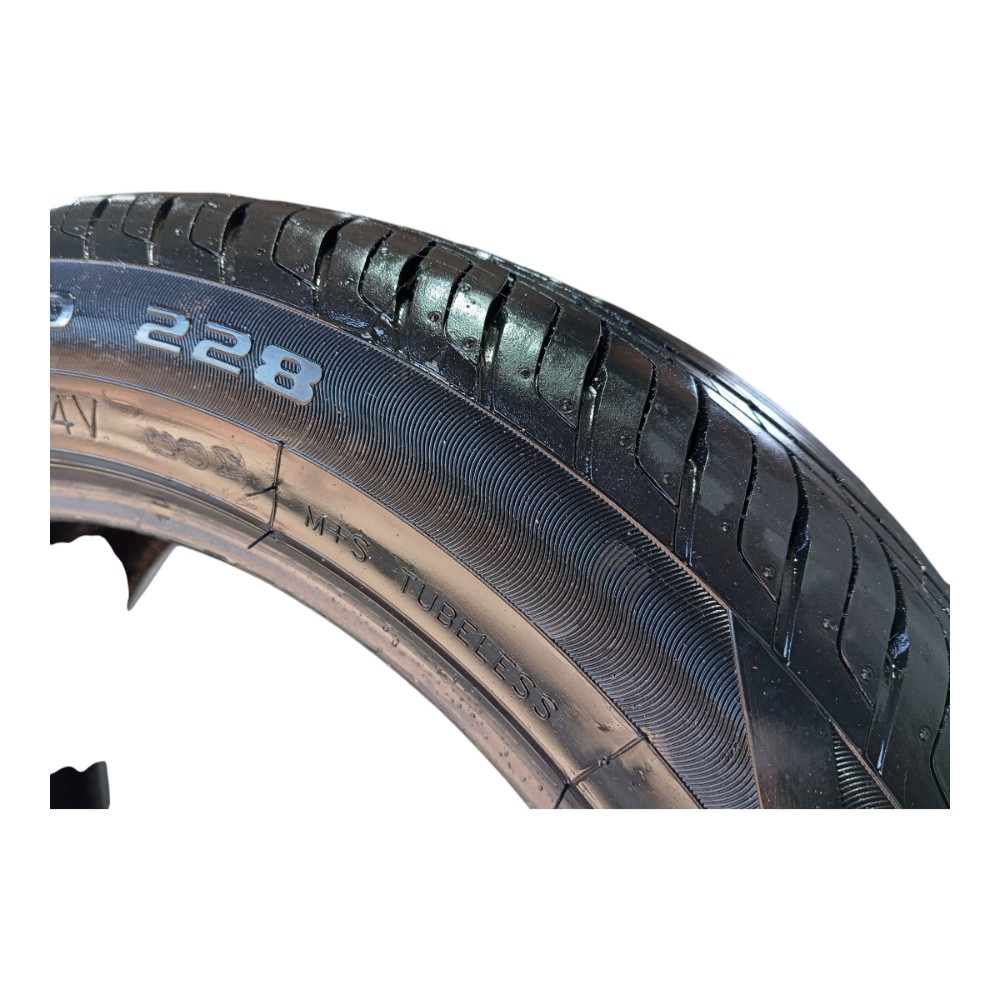 Pneu Aro 17 Gt Radial Champiro 228 225/50 R17 V637 4