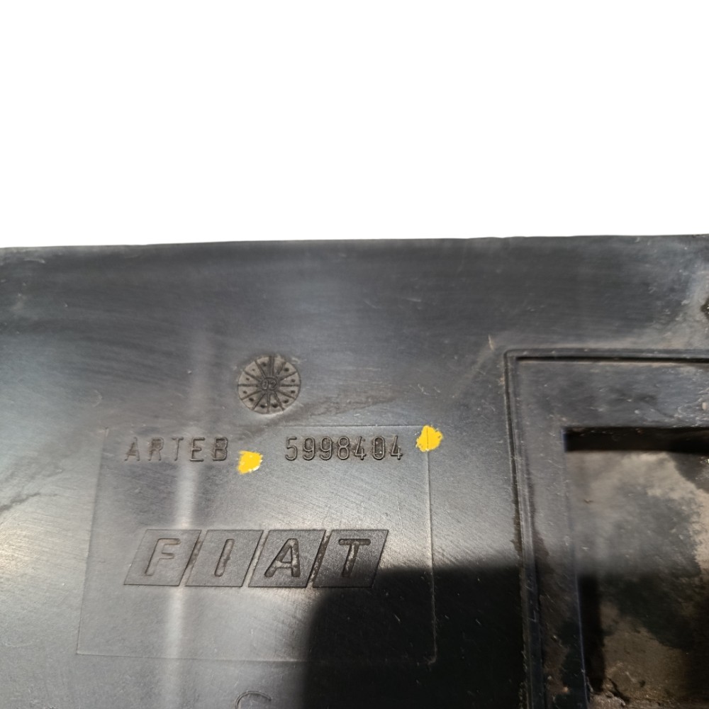 Lanterna esquerda Fiat Uno Mille 2004
