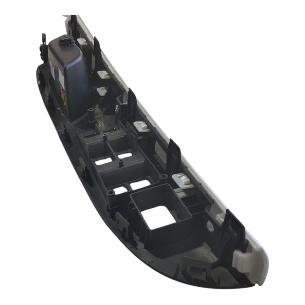 Moldura Botão Vidro Porta Motorista Suzuki Scross 15 16 V648 7
