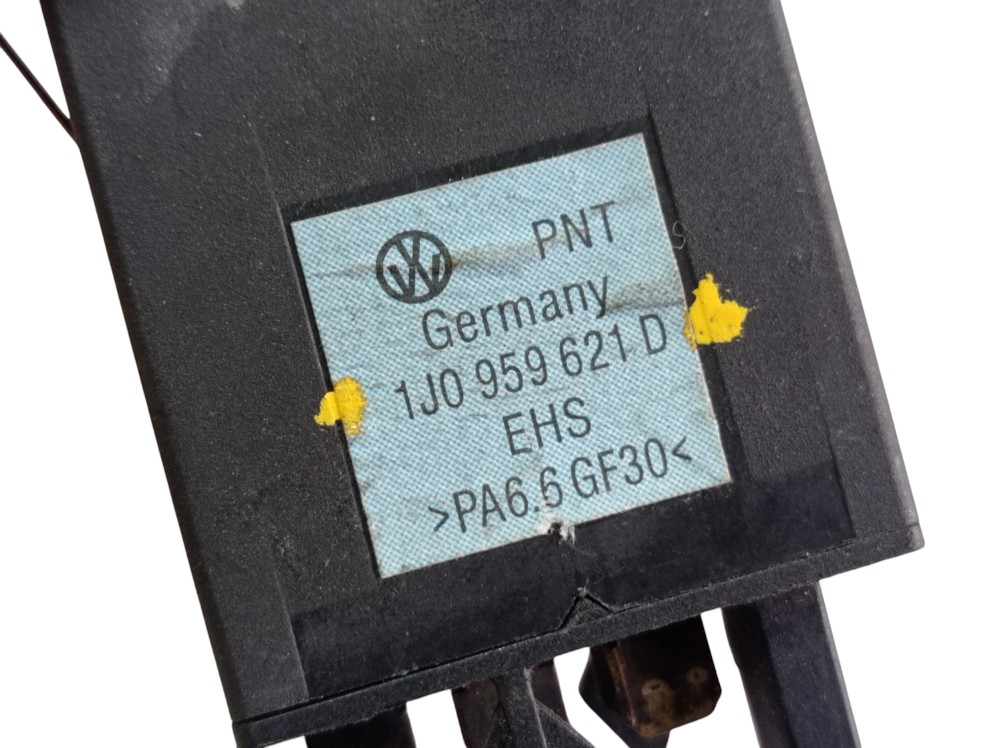 Botão Desembaçador Traseiro Vw Golf 2001 A 2010 V2 6