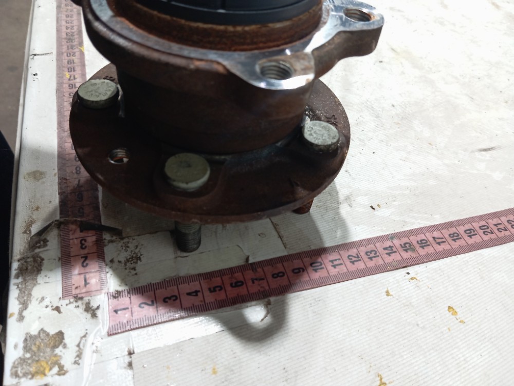Cubo roda traseira esquerda Volvo V40 T3 2013 a 2016 V652 7