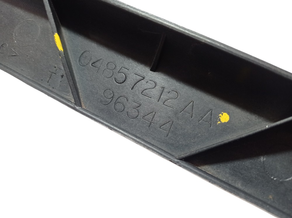 Guia Parachoque Traseiro Direito Chrysler Grand Caravan 005 7