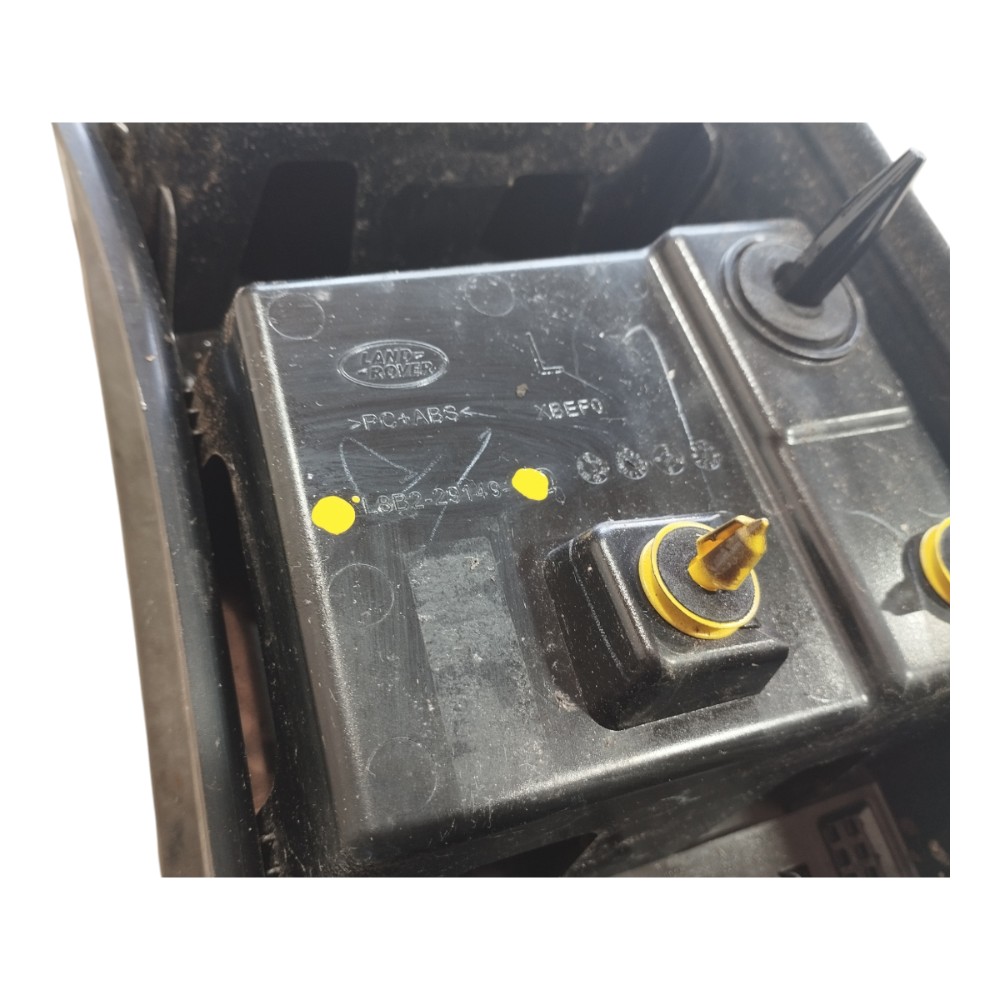 Moldura Coluna Traseira Esq Land Rover Defender 2022 V645 4