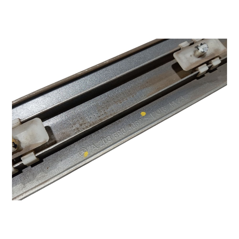 Moldura Porta Traseira Direita Mercedes C180 2002 2007 V661 8