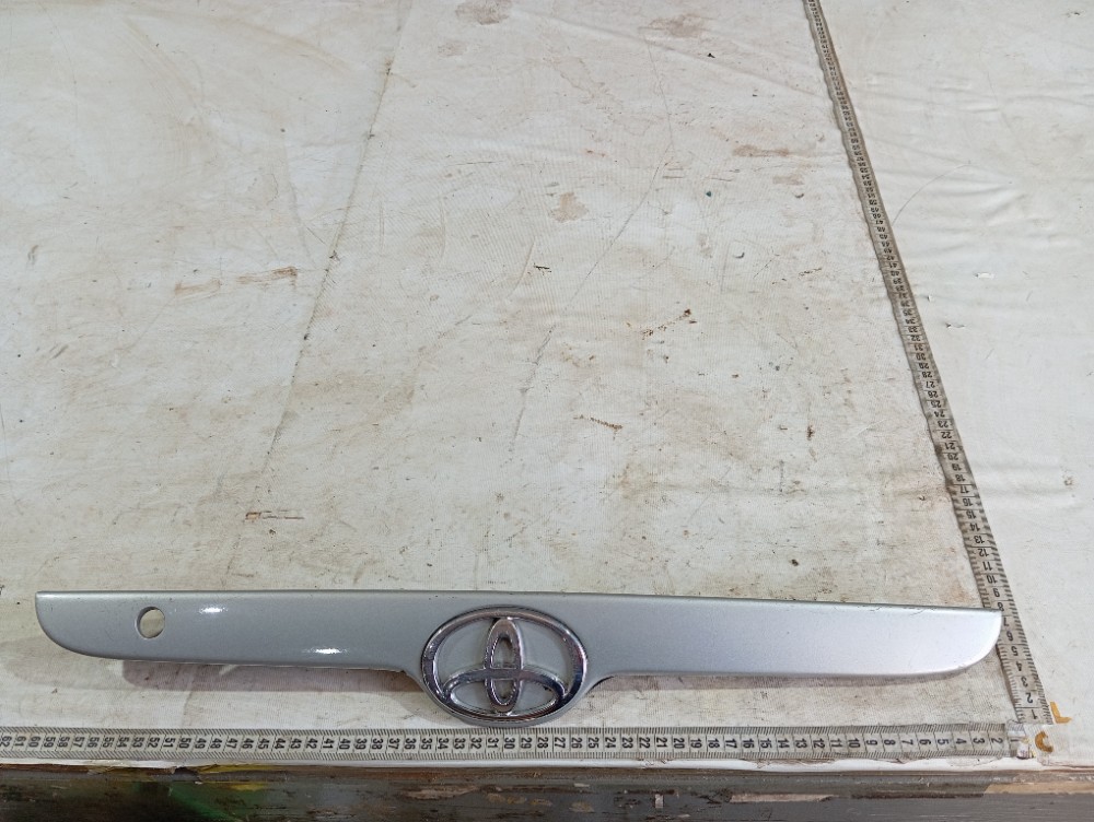 Moldura Tampa Traseira Toyota Corolla 2010 V78 9