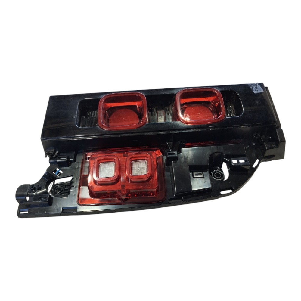 Lanterna Traseira Direita Land Rover Defender 2022 V645