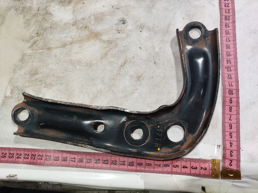 Suporte direito quadro suspensão honda hrv 2020 V660 10