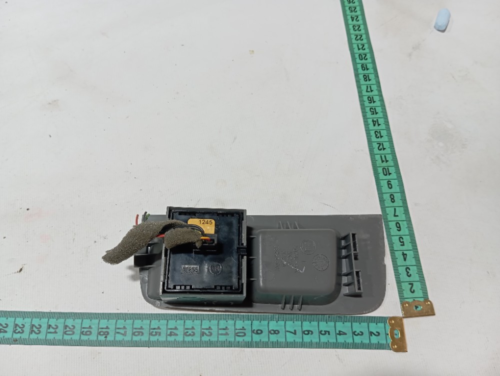 Botão vidro porta dianteira esquerda Fiat Palio 2016 6