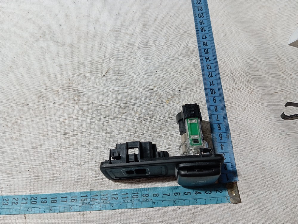 Tomada 12v Jeep Renegade 2024 2025 7