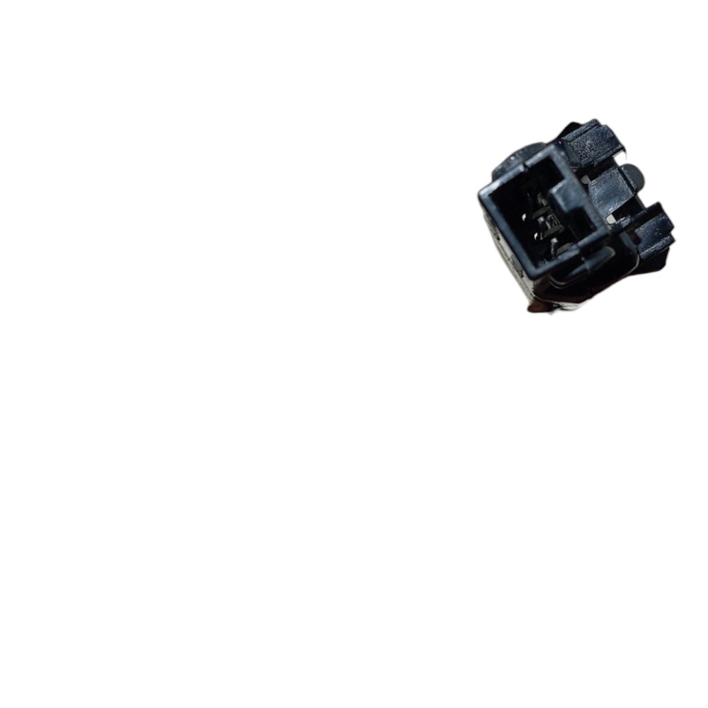 Luz Cortesia Esq Porta Malas Volvo V40 T3 2013 2019 V652 2