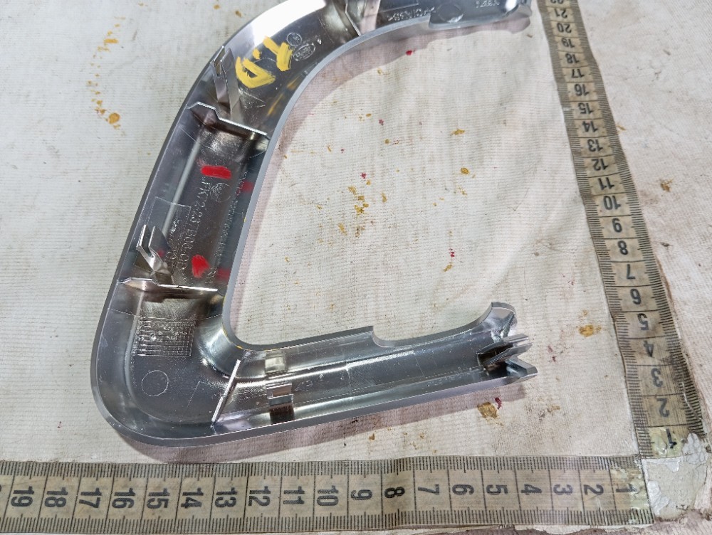 Moldura Maçaneta Porta Tras Direita Discovery 2016 18 V611 9