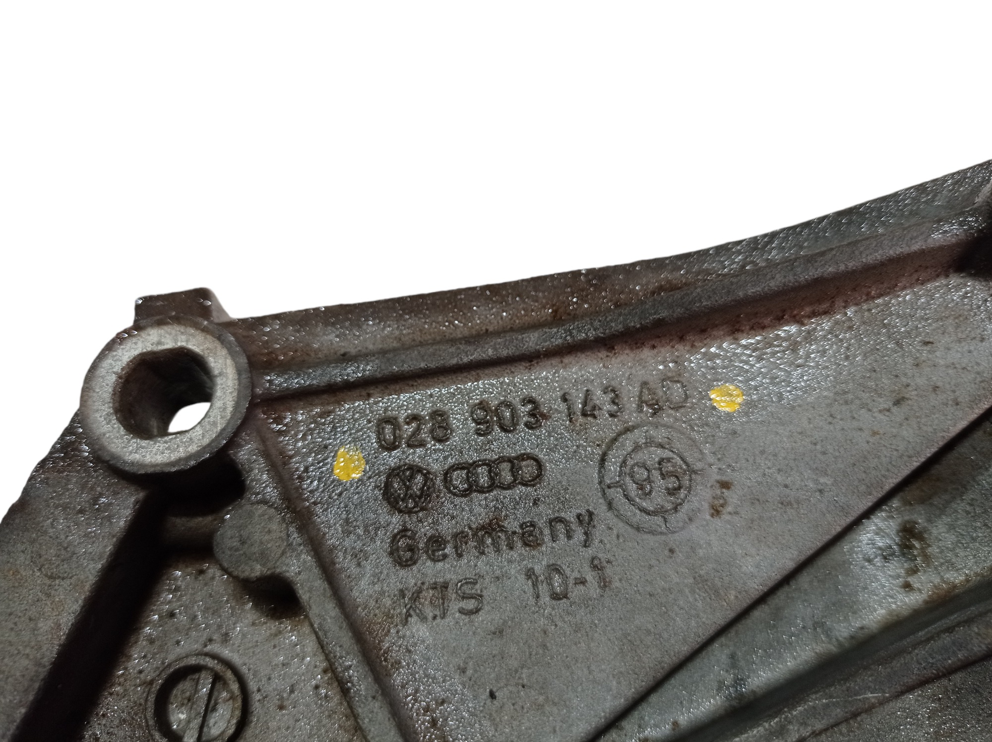 Suporte Alternador Vw Golf 1995 028903143ad Vl 8