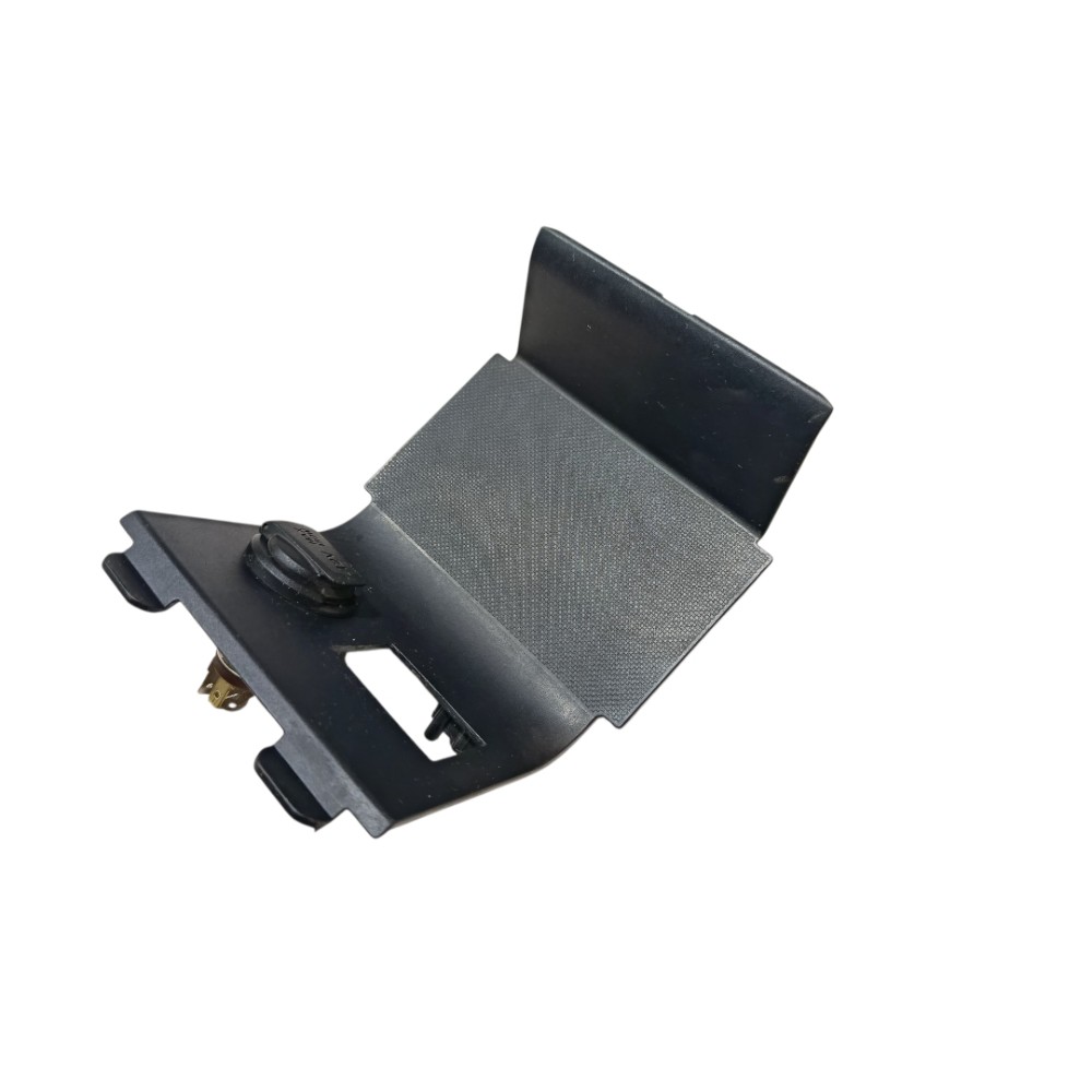 Moldura tomada 12v Hyundai Hb20s 2015 1