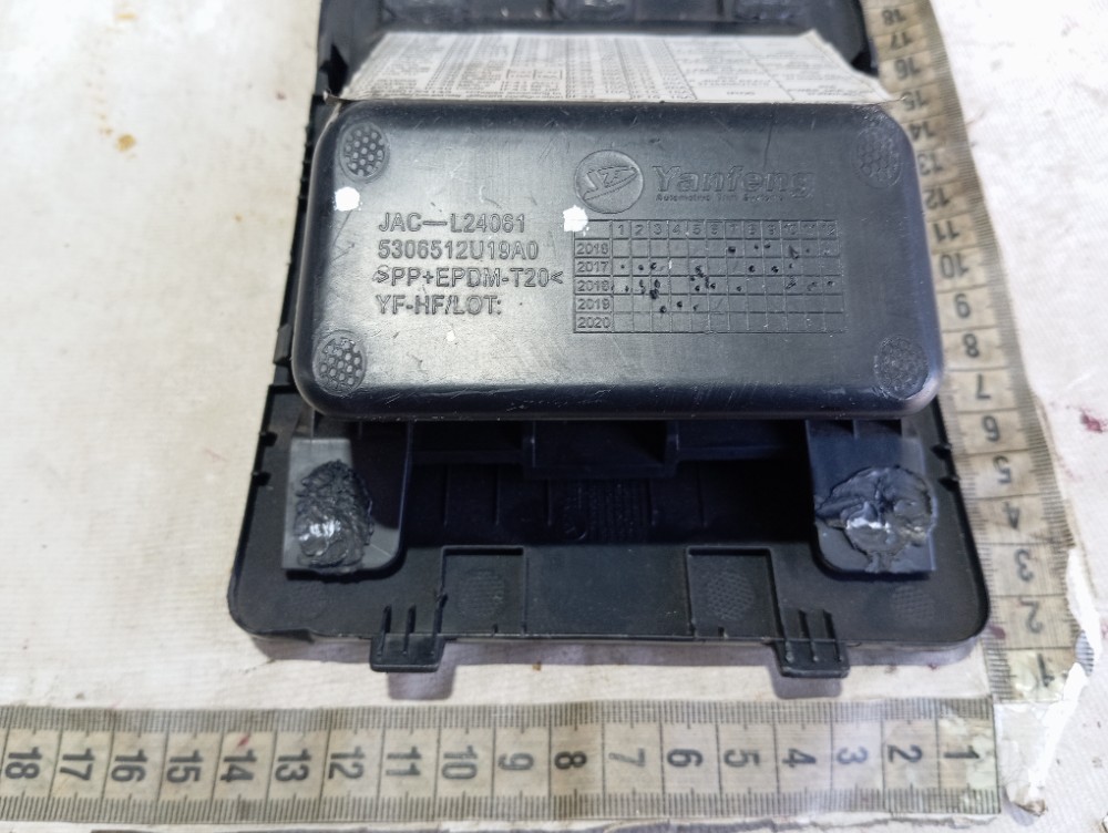 Tampa Caixa Fusível Painel Jac Iev40 2020 V615 9