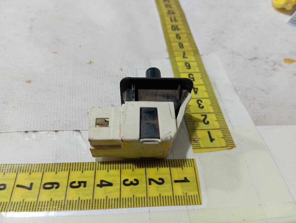 Sensor Porta Mercedes C180 2002 2007 V661 7