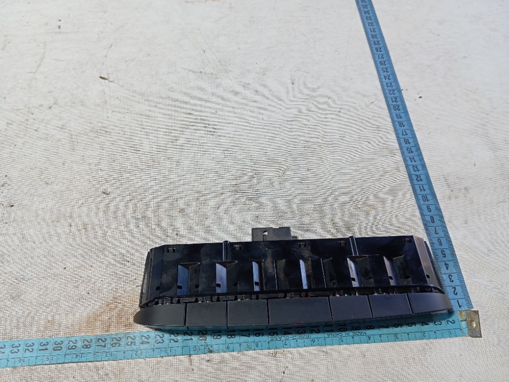 Botão pisca alerta asr Fiat Mobi 2019 9