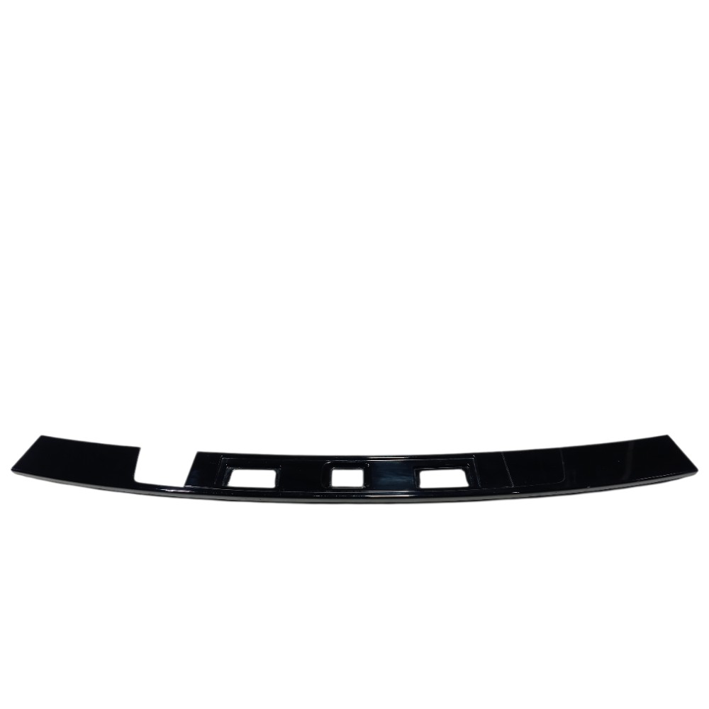 Moldura Luz Placa Tampa Traseira Discovery Sport 2020 V680 1