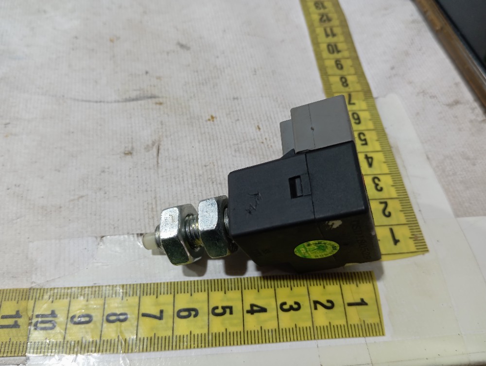 Interruptor pedal freio Jac T50 2020 V662 8