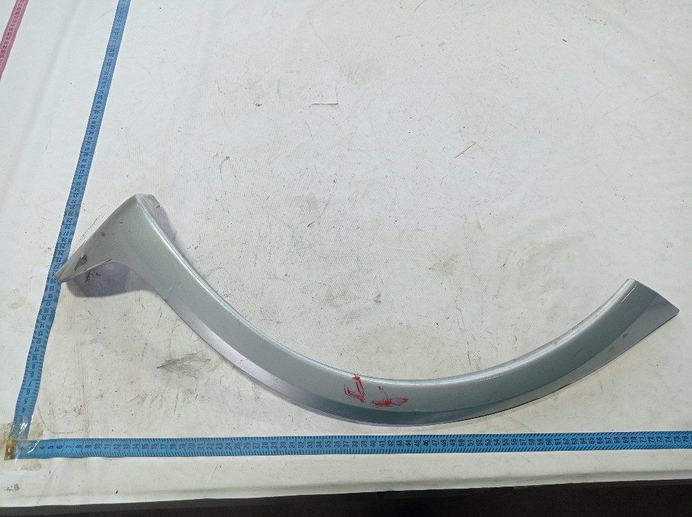 Moldura Caixa Roda Traseira Direita Corsa Max Hatch 5