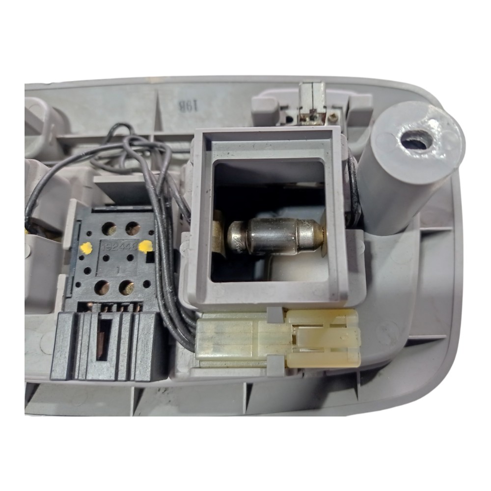 Luz Cortesia Dianteira Subaru Legacy Outback 2002 A 07 V358 4