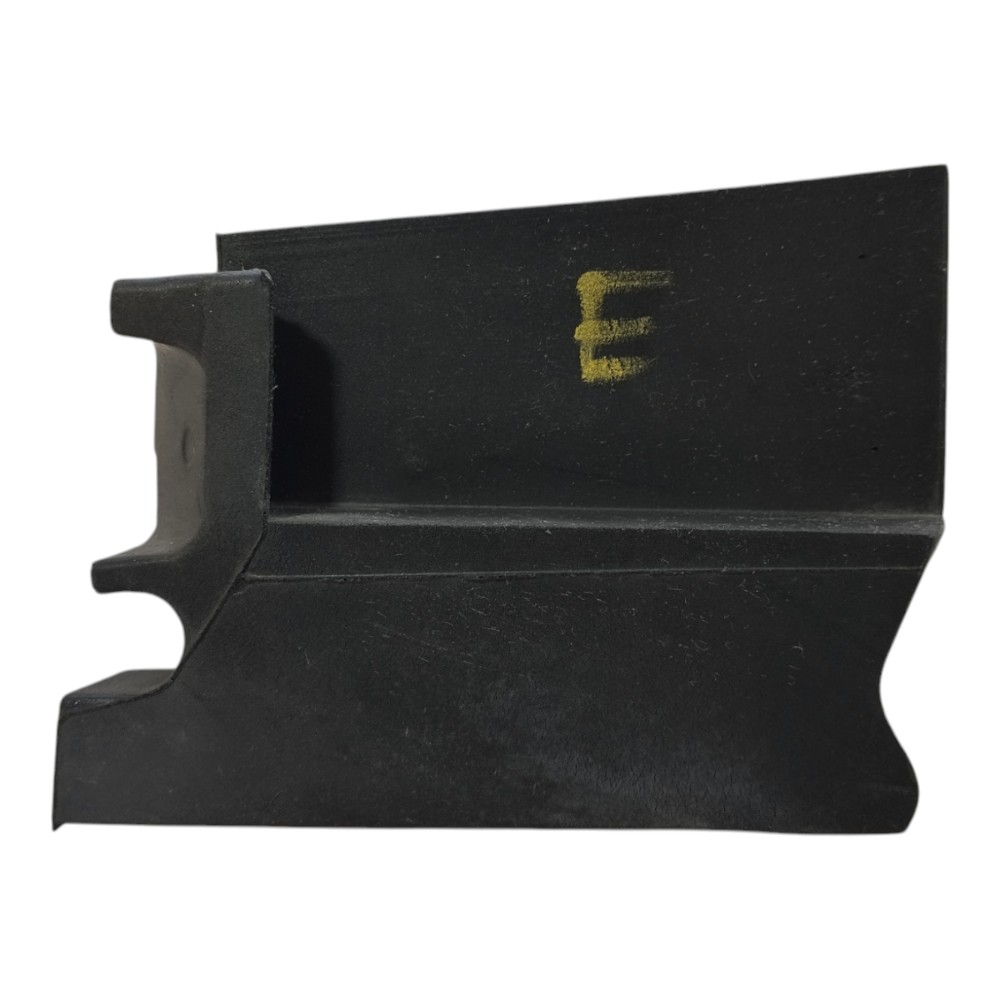 Batente Capo Esquerdo Gm Tracker 2020 2025 V627 2