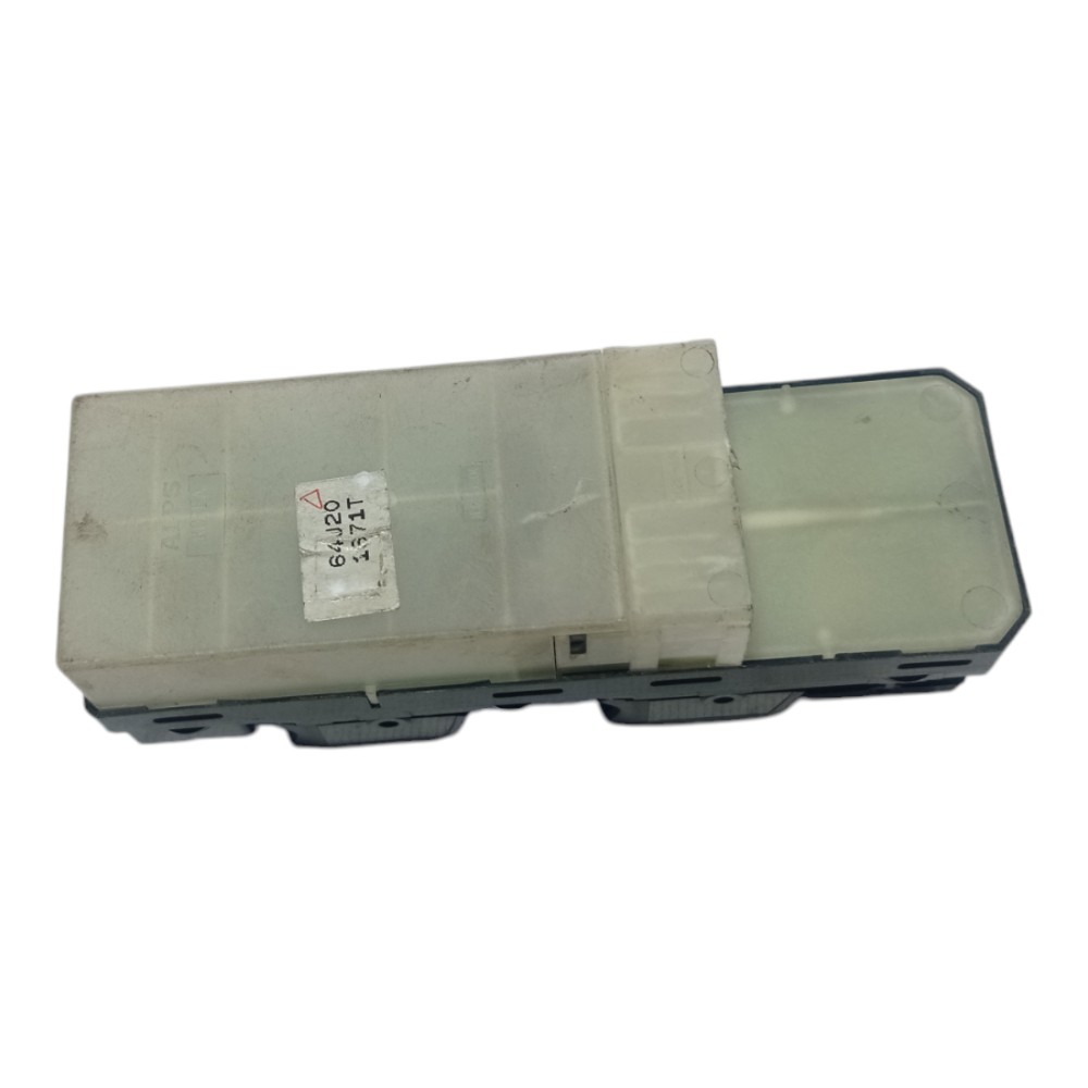 Botão Vidro Dianteiro Esquerdo Suzuki Vitara 2012 2015 V376 2