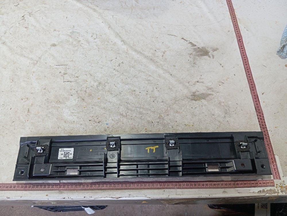 Soleira Tampa Traseira Land Rover Defender 2022 V645 7