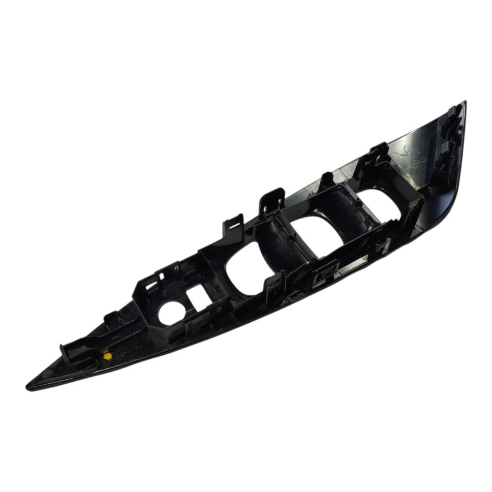 Moldura Botao Porta Dianteiro Esquerda Nissan Leaf 2023 V632 3