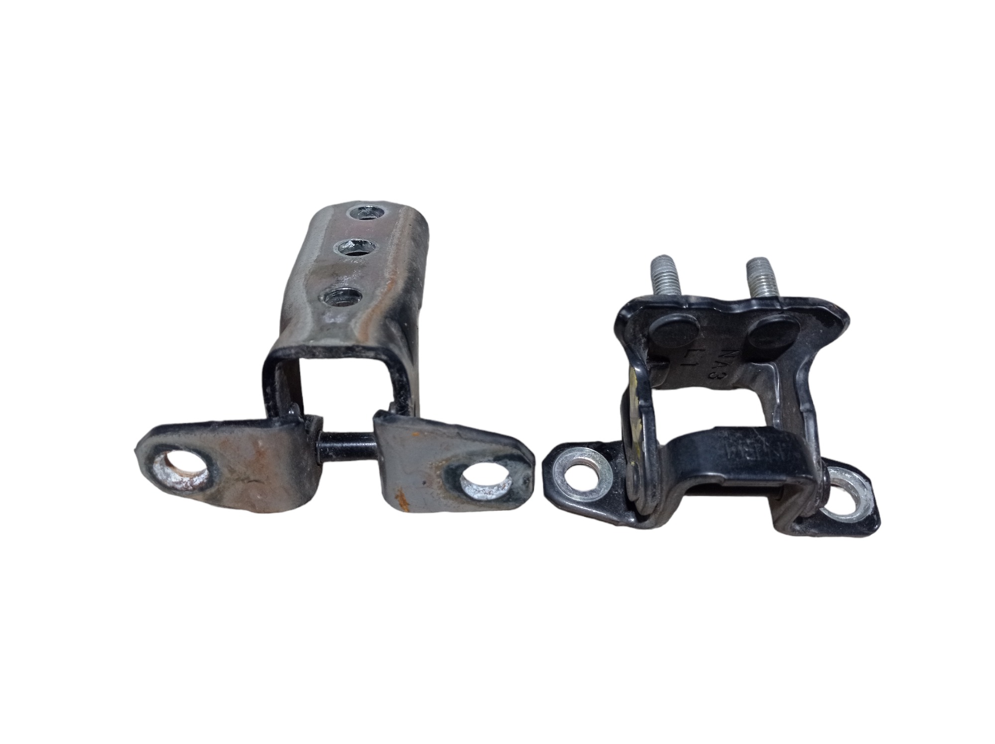 Dobradiça Porta Traseira Direita Mitsubishi L200 2015 V593 2