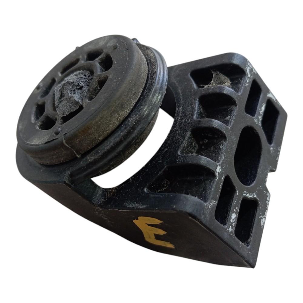 Suporte Esquerdo Radiador Gm Tracker 2020 2025 V627 6