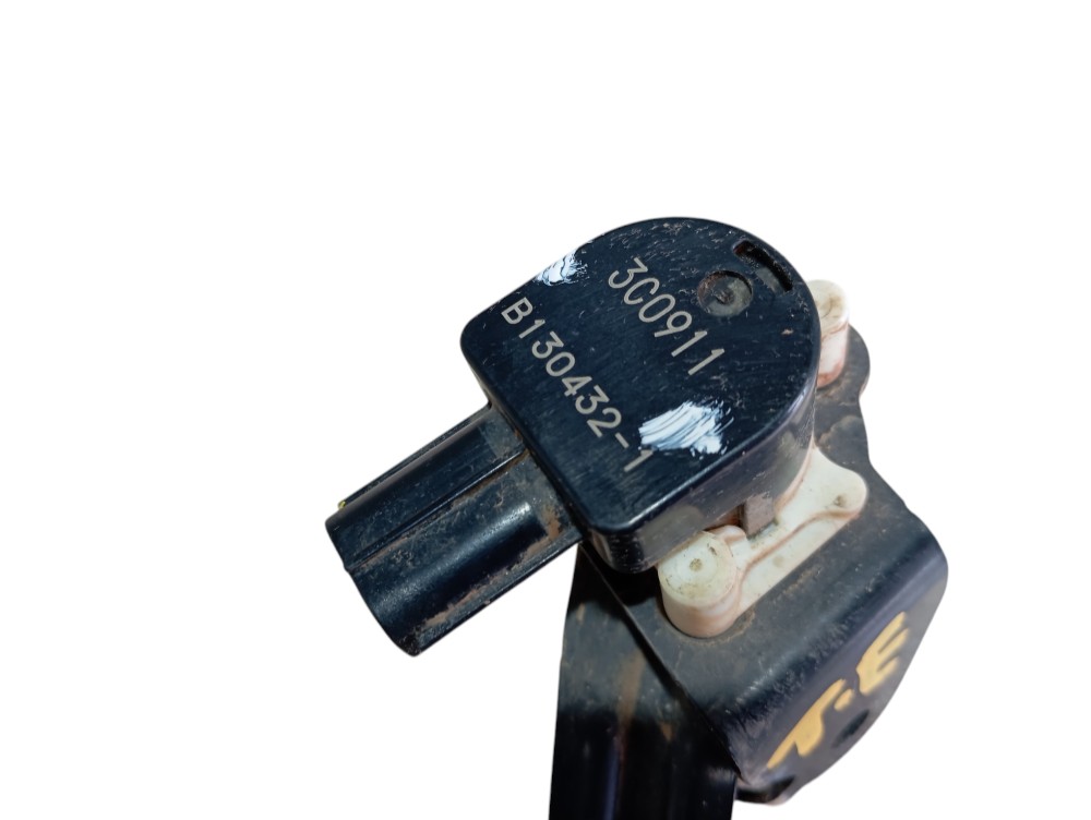 Sensor nível altura traseira esquerda Lexus Rx500hf 23 V619 6
