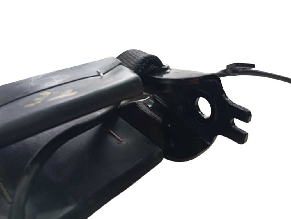 Engate traseiro esquerdo GM Traker LT Ecotec 2022 V627 7