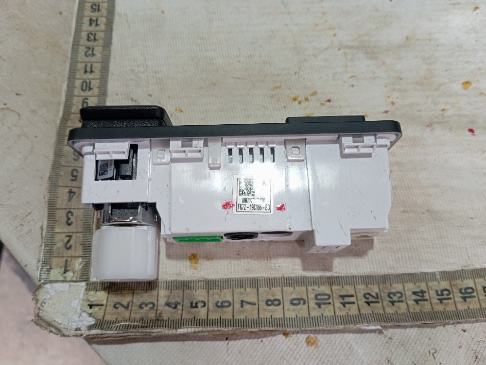 Entrada Usb Discovery Sport Hse 2018 V611 9