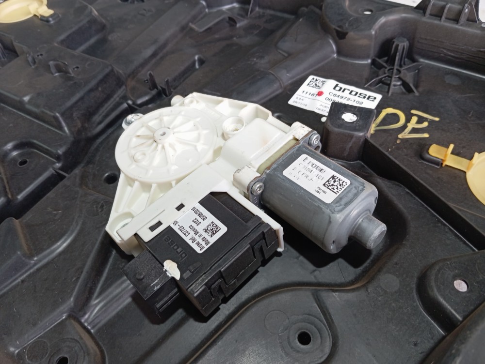 Máquina Vidro Dianteira Esquerda Fiat Toro 2016 A 2021 V347 6