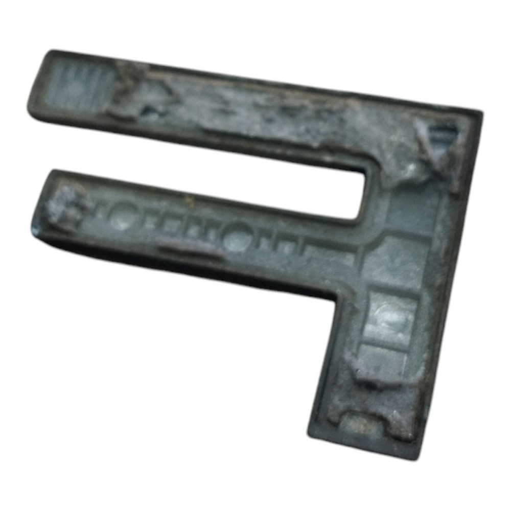 Emblema F Land Rover Defender 2022 V645 3