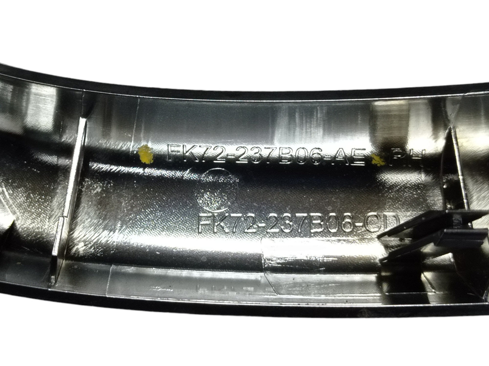Moldura Maçaneta Diant Direita Discovery Sport 15 2018 V591 Prateado Dianteira 3