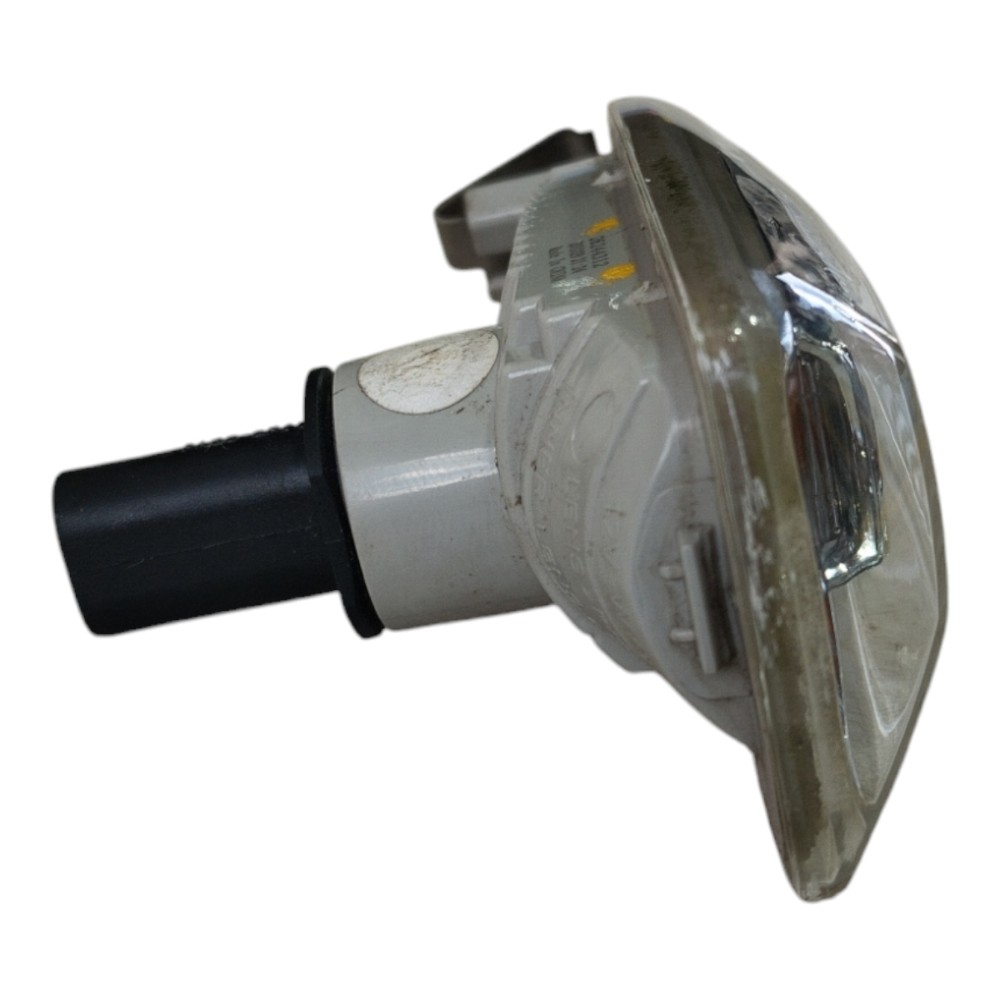 Luz Seta Paralama Esquerda Gm Tracker 2020 2025 V627 2