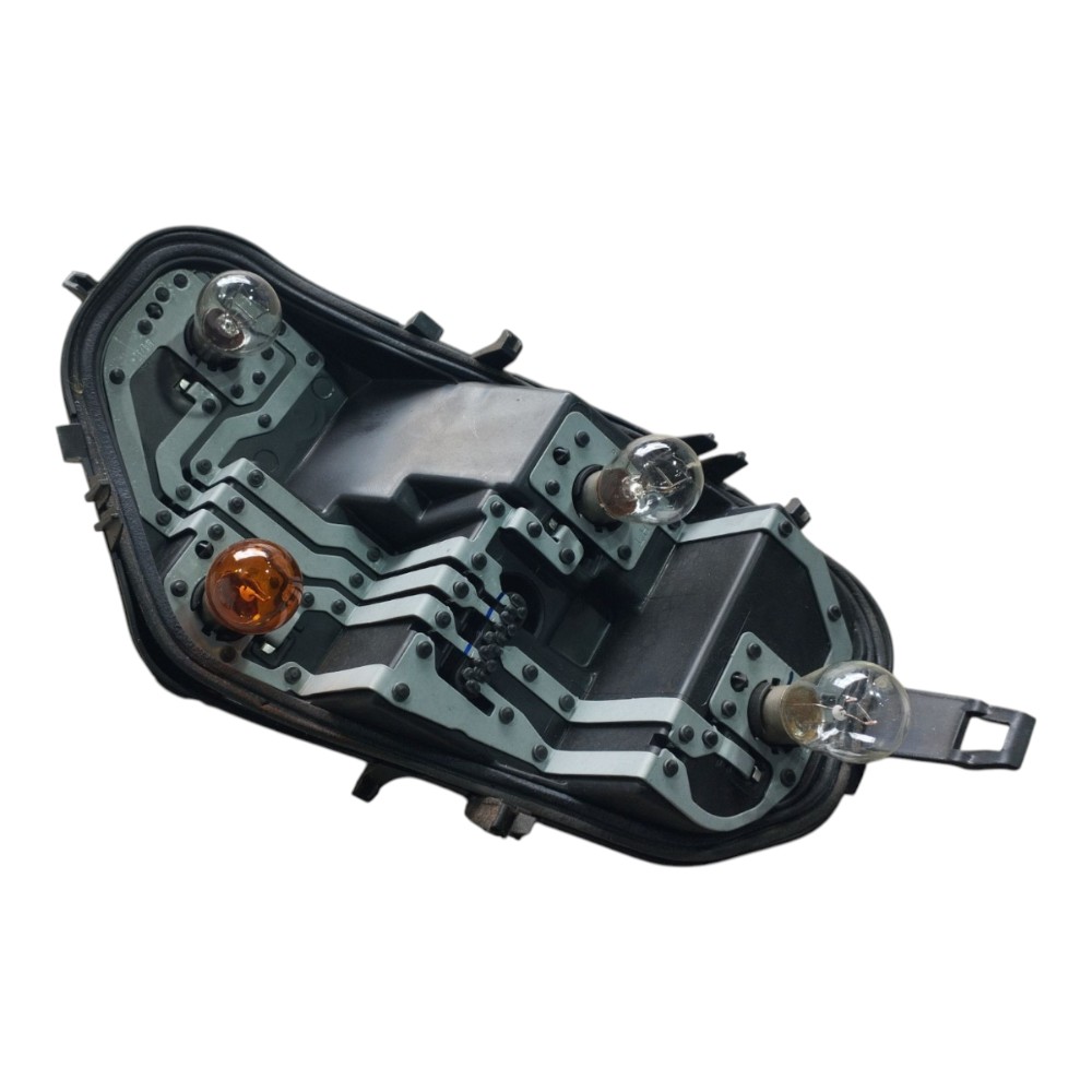 Circuito Lanterna Traseiro Esquerdo Fiat Mobi 2025 V654