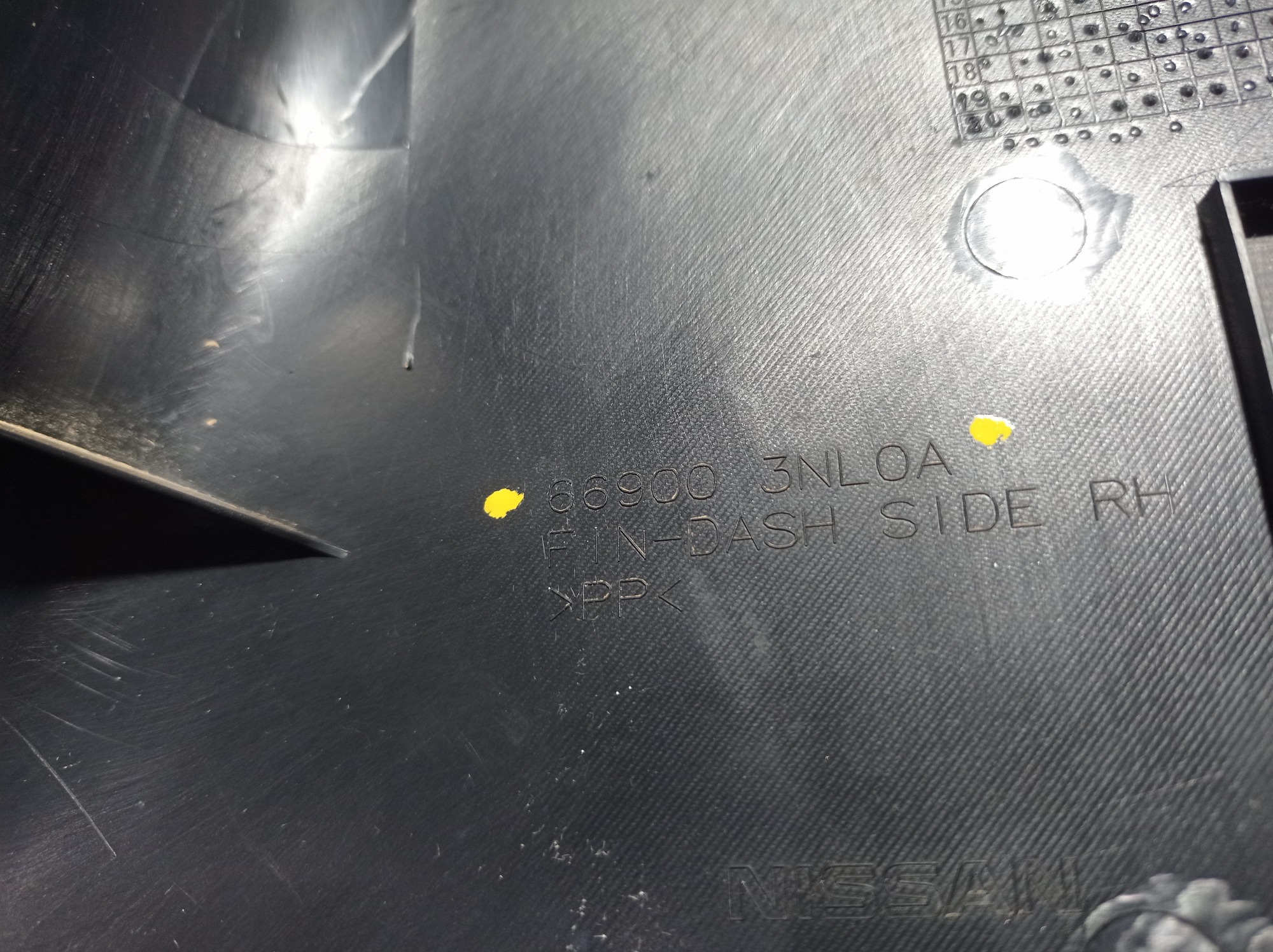 Acabamento Coluna Dianteira Direita Nissan Leaf 2022 V589 6