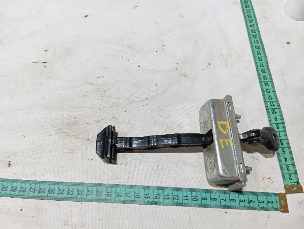 Limitador Porta Dianteira Esquerda Discovery Sport 2020 V680 6