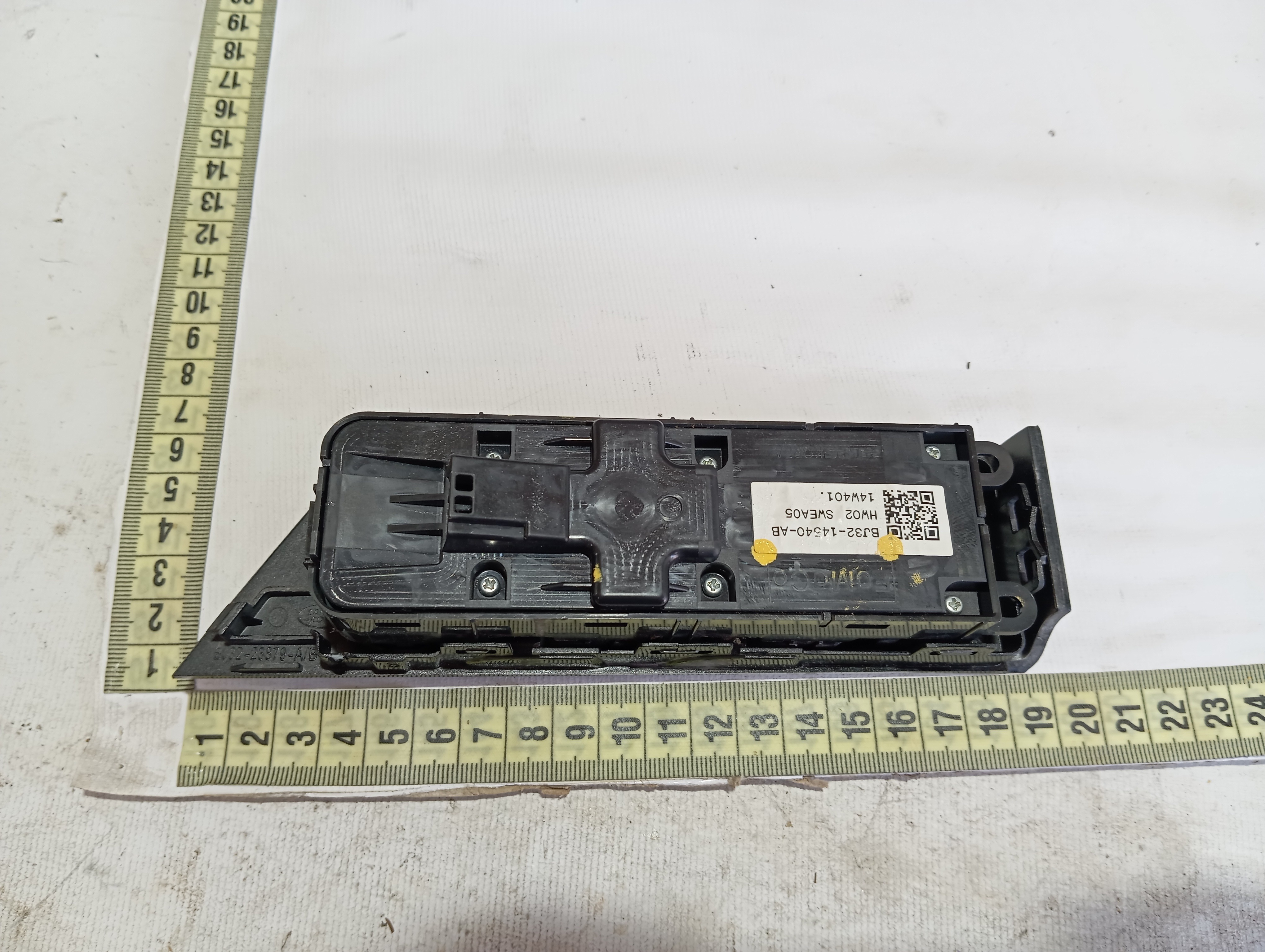 Botão Vidro Porta Dianteira Esquerda Evoque 15 V600 8