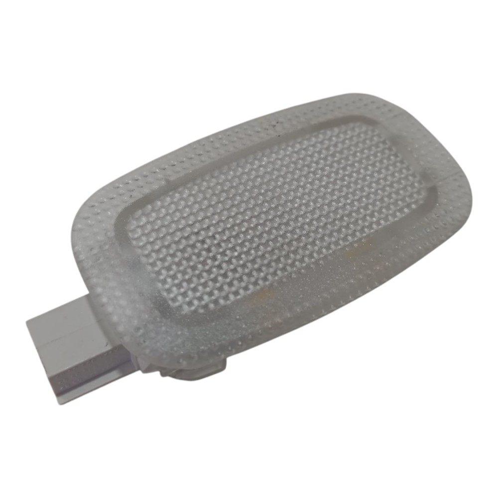 Luz Cortesia Mercedes B180 2010 V630 3
