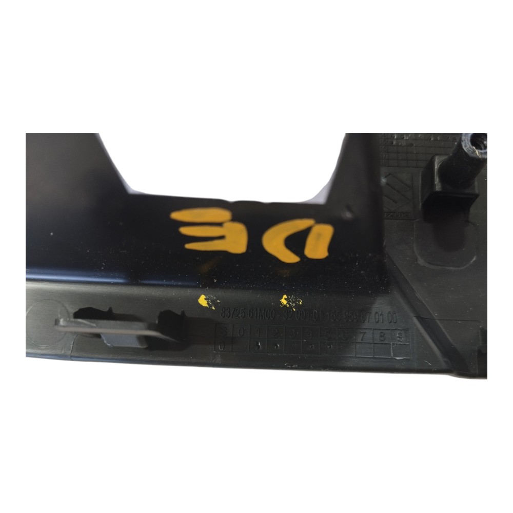 Moldura Botão Vidro Porta Motorista Suzuki Scross 15 16 V648 8