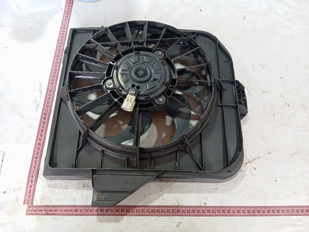 Ventoinha Direito Radiador Chryler Grand Caravan 3.3 03 V578 8