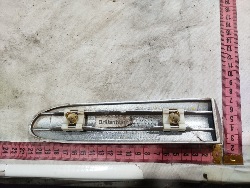 Aplique Paralama Esquerdo Mercedes C180 2002 2007 V661 4