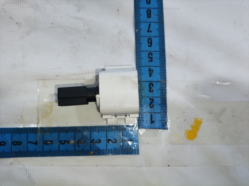 Luz Cortesia Porta Luvas Nissan Leaf 2023 V632 10