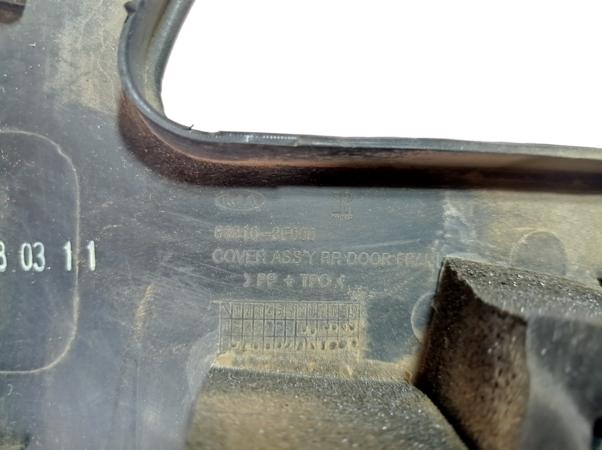 Aplique Externo Porta Traseira Esquerda Kia Opirus 2008 V581 – Preto 9