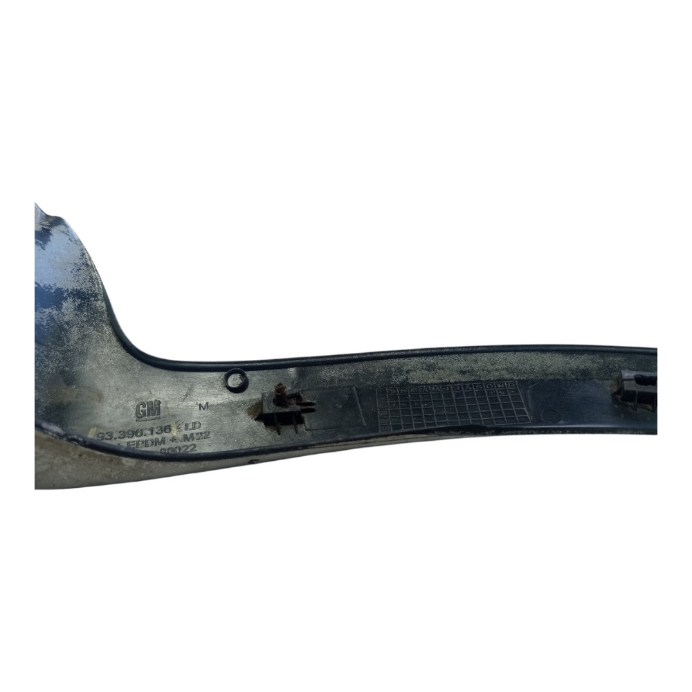 Moldura Caixa Roda Traseira Direita Corsa Max Hatch 6