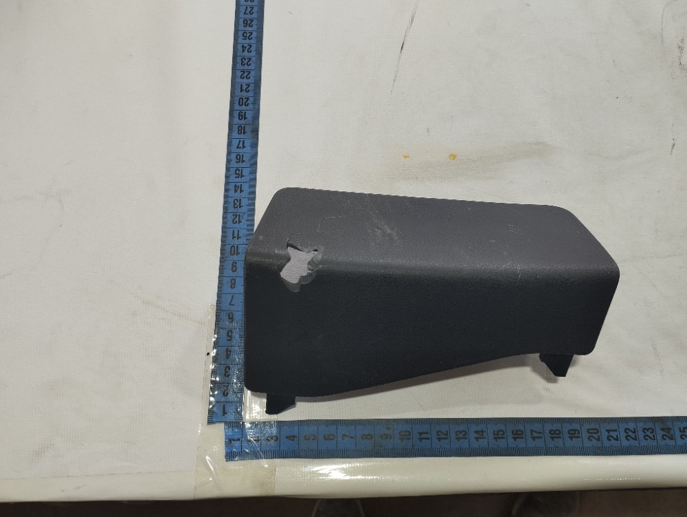 Acabamento Coluna Traseira Esquerda Nissan Leaf 2023 V632 7