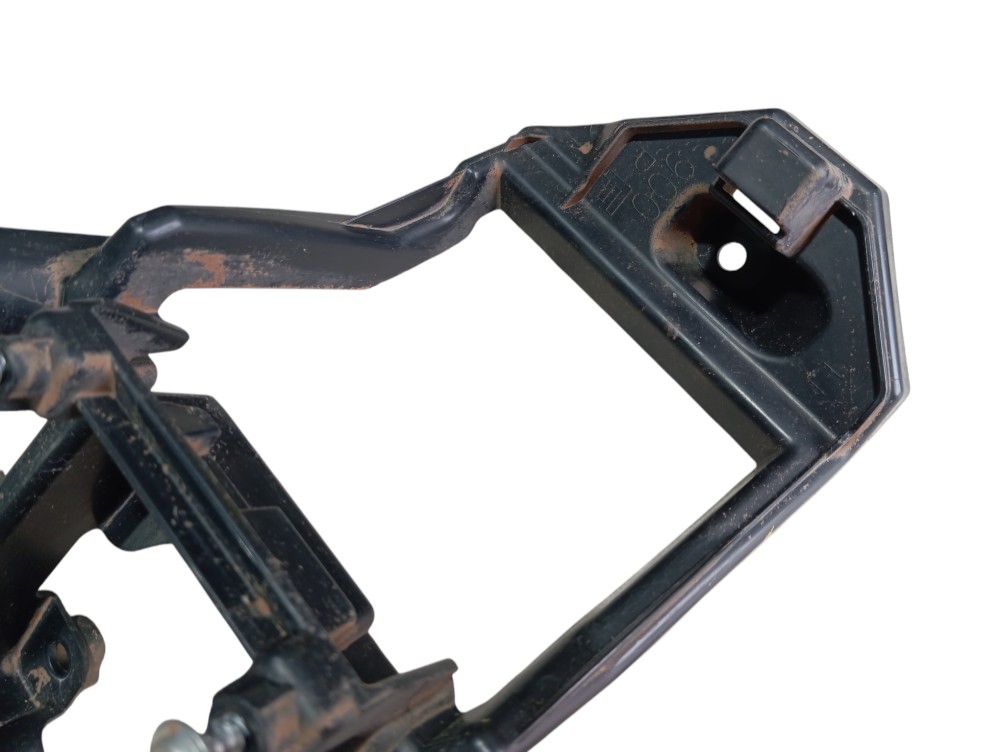 Suporte Farol Milha Direito Lexus Rx500hf 2023 V619 5